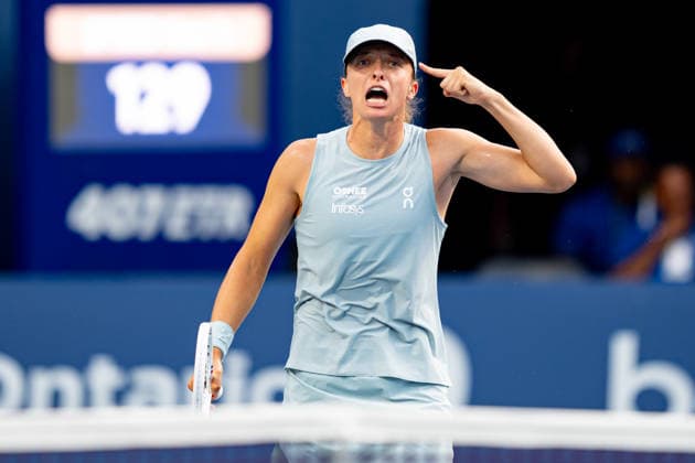 TORONTO, ON - AUGUST 13: Iga Swiatek of Poland celebrates after winning the WTA, Tennis Damen National Bank Open tournament on August 13, 2026 at Sobeys Stadium in Toronto, ON, Canada (Photo by Julian Avram Icon Sportswire) TENNIS: AUG 13 National Bank Open EDITORIAL USE ONLY Icon2608130243