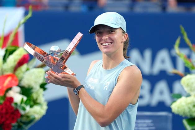 August 13, 2026, Toronto, On, CAN: Poland s Iga Swiatek celebrates her 6-2 6-3 win over Kazakhstan s Elena Rybakina to clinch the National Bank Open final, in Toronto, Thursday, Aug. 13, 2026. Canada News - August 13, 2026  - ZUMAc35_ 20260813_zaf_c35_103 Copyright: xChrisxYoungx