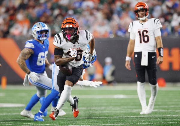 CINCINNATI, OH - AUGUST 13: Running back Kendall Milton 36 of the Cincinnati Bengals fumbles the ball in a preseason game between the Detroit Lions and the Cincinnati Bengals on August 13, 2026, at Paycor Stadium in Cincinnati, OH. (Photo by Jeff Moreland Icon Sportswire) NFL, American Football Herren, USA AUG 13 Lions at Bengals EDITORIAL USE ONLY Icon168260813015