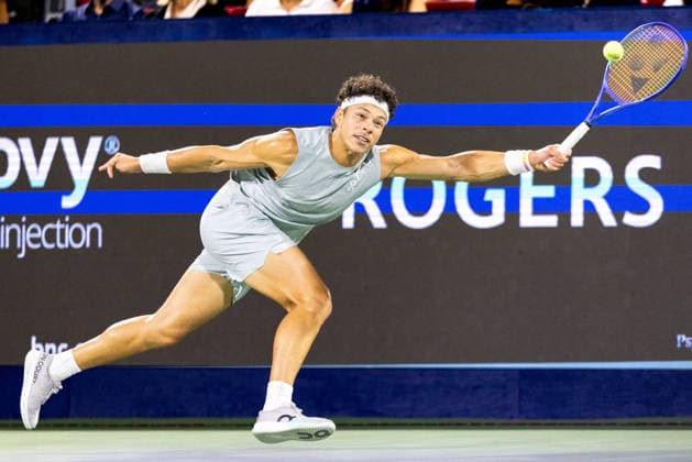 August 13, 2026, Montreal, Quebec, Canada: BEN SHELTON (5) from USA forehand in match against Brandon Nakashima (28) from USA in final at Canadian Open at IGA stadium in Montreal, Quebec, Canada on 2026-08-13 TENNIS: Canadian Open Montreal 2026  - ZUMAl189 20260813_zsp_l189_004 Copyright: xYannickxLegarex