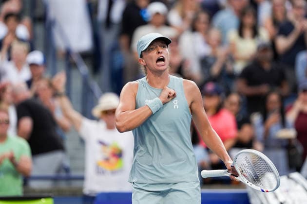 National Bank Open 2026 - Women s Singles Final TORONTO, CANADA - AUGUST 13 : Iga Swiatek of Poland celebrates after scoring championship point against Elena Rybakina of Kazakhstan in final round match during day 13 of WTA, Tennis Damen 1000 National Bank Open in Toronto, Ontario, Canada on August 13, 2026. Mert Alper Dervis Anadolu Ontario Canada. Editorial use only. Please get in touch for any other usage.  Copyright: x2026xAnadoluxMertxAlperxDervisx