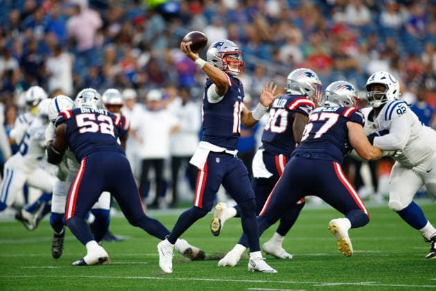 August 13, 2026; Foxborough, Massachusetts, USA; New England Patriots quarterback Tommy DeVito (16) throws a pass during an NFL, American Football Herren, USA preseason game against the Indianapolis Colts at Gillette Stadium. (c) CSM - ZUMAc04_ 20260813_zma_c04_033 Copyright: xBurtxGranofskyx
