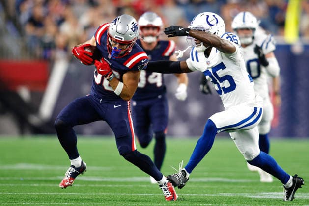 August 13, 2026; Foxborough, Massachusetts, USA; New England Patriots wide receiver Efton Chism III (86) tries to evade Indianapolis Colts cornerback Johnathan Edwards (35) during an NFL, American Football Herren, USA preseason game at Gillette Stadium. (c) CSM - ZUMAc04_ 20260813_zma_c04_041 Copyright: xBurtxGranofskyx