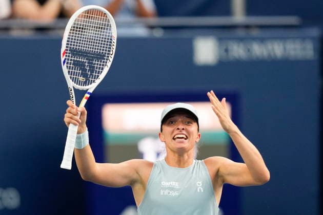 August 13, 2026, Toronto, On, CAN: Poland s Iga Swiatek celebrates her 6-2, 6-3 win over Kazakhstan s Elena Rybakina to clinch the National Bank Open final, in Toronto, Thursday, Aug. 13, 2026. Canada News - August 13, 2026  - ZUMAc35_ 20260813_zaf_c35_114 Copyright: xChrisxYoungx