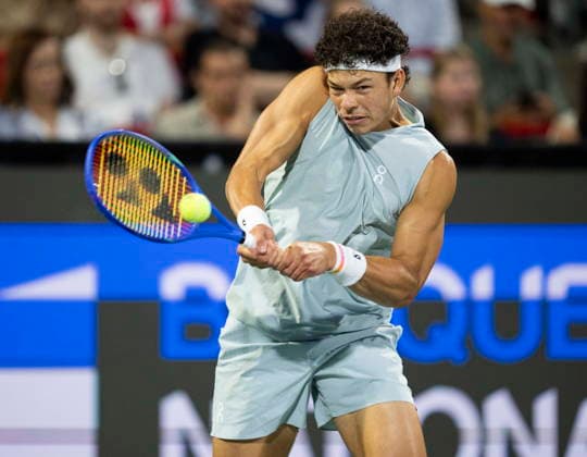 August 13, 2026, Montreal, Pq, Canada: Ben Shelton of the United States hits a return to his compatriot Brandon Nakashima during final tennis action at the National Bank Open in Montreal on Thursday, Aug. 13, 2026. Canada News - August 13, 2026  - ZUMAc35_ 20260813_zaf_c35_117 Copyright: xChristinnexMuschix
