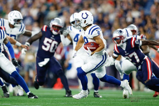 NFL, American Football Herren, USA 2026: Colts Vs Patriots AUG 13 August 13, 2026; Foxborough, Massachusetts, USA; Indianapolis Colts wide receiver Coleman Owen (9) returns the ball during an NFL preseason game against the New England Patriots at Gillette Stadium. (c) Burt Granofsky CSM (Credit Image: Â Burt Granofsky Cal Media) EDITORIAL USE ONLY Copyright: xx ZUMA-20260813_zma_c04_025.jpg BurtxGranofskyx csmphotothree510919