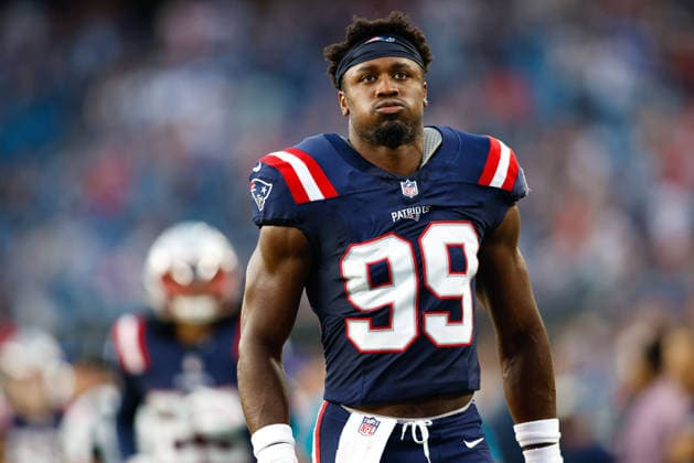 NFL, American Football Herren, USA 2026: Colts Vs Patriots AUG 13 August 13, 2026; Foxborough, Massachusetts, USA; New England Patriots linebacker Amari Gainer (99) exhales after running onto the field ahead of an NFL preseason game against the Indianapolis Colts at Gillette Stadium. (c) Burt Granofsky CSM (Credit Image: Â Burt Granofsky Cal Media) EDITORIAL USE ONLY Copyright: xx ZUMA-20260813_zma_c04_035.jpg BurtxGranofskyx csmphotothree510927