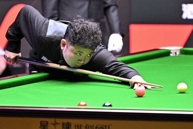 TAIYUAN, CHINA - AUGUST 13: Zhang Anda of China plays a shot in the second round match against Chris Wakelin of England on day 6 of the 2026 World Snooker Tour China Open at Taiyuan Binhe Sports Center on August 13, 2026 in Taiyuan, Shanxi Province of China.  Copyright: xChinaxNewsxServicex 111659833401