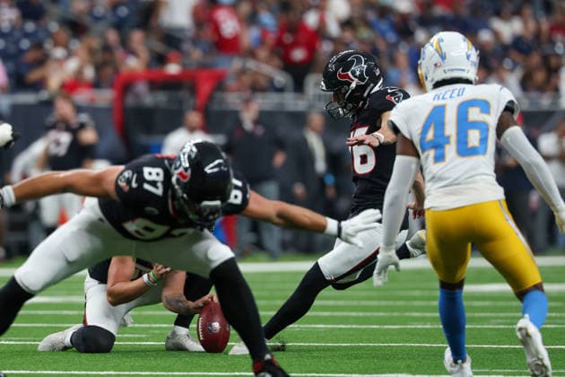 HOUSTON, TX - AUGUST 13: Kicker Chris Freeman of the Houston Texans kicks and extra point during the NFL, American Football Herren, USA preseason game between Houston Texans and Los Angeles Chargers on August 13, 2026, at Reliant Stadium in Houston, TX. (Photo by David Buono Icon Sportswire) NFL: AUG 13 Chargers at Texans EDITORIAL USE ONLY Icon260813014