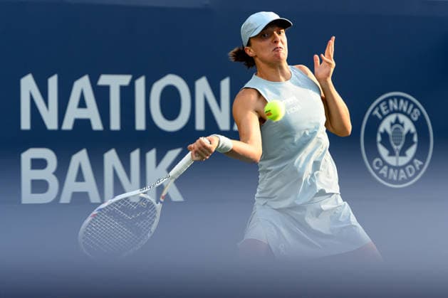 August 13, 2026, Toronto, Ontario, Canada: IGA SWIATEK of Poland returns the ball during her final match against Elena Rybakina of Kazakhstan at the National Bank Open, part of the Hologic WTA, Tennis Damen Tour at Sobeys Stadium. Swiatek defeated Rybakina 6-2, 6-3 to win the title. Tennis 2026: WTA 1000 National Bank Open Presented By Rogers.  - ZUMAr228 20260813_znp_r228_039 Copyright: xVasiliyxRyabykhx