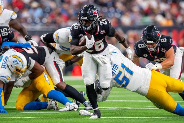 August 13, 2026: Houston Texans running back Noah Whittington (26) carries the ball during a preseason game between the Los Angeles Chargers and the Houston Texans in Houston, TX. .. CSM NFL, American Football Herren, USA 2026: Chargers Vs Texans AUG 13  - ZUMAc04_ 20260813_faf_c04_011 Copyright: xTraskxSmithx