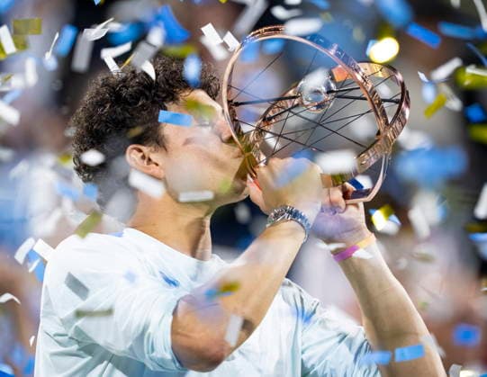 August 13, 2026, Montreal, Pq, Canada: Ben Shelton of the United States kisses the trophy following his win over compatriot Brandon Nakashima during final tennis action at the National Bank Open in Montreal on Thursday, Aug. 13, 2026. Canada News - August 13, 2026  - ZUMAc35_ 20260813_zaf_c35_138 Copyright: xChristinnexMuschix