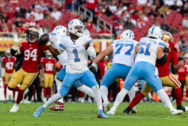 SANTA CLARA, CA - AUGUST 13: Cam Ward 1 of the Tennessee Titans throws the ball during a preseason NFL, American Football Herren, USA game against the San Francisco 49ers on August 13, 2026 at Levi s Stadium in Santa Clara, CA. (Photo by Matthew Huang Icon Sportswire) NFL: AUG 13 Titans at 49ers EDITORIAL USE ONLY Icon260813010