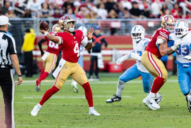SANTA CLARA, CA - AUGUST 13: Adrian Martinez 4 of the San Francisco 49ers throws a pass during a preseason NFL, American Football Herren, USA game against the Tennessee Titans on August 13, 2026 at Levi s Stadium in Santa Clara, CA. (Photo by Matthew Huang Icon Sportswire) NFL: AUG 13 Titans at 49ers EDITORIAL USE ONLY Icon260813013