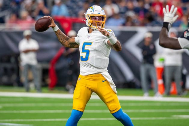 NFL, American Football Herren, USA 2026: Chargers Vs Texans AUG 13 August 13, 2026: Los Angeles Chargers quarterback Trey Lance (5) throws a pass during a preseason game between the Los Angeles Chargers and the Houston Texans in Houston, TX. ..Trask Smith CSM(Credit Image: Â Trask Smith Cal Media) California USA EDITORIAL USE ONLY Copyright: xx ZUMA-20260813_faf_c04_032.jpg TraskxSmithx csmphotothree510948