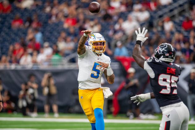 NFL, American Football Herren, USA 2026: Chargers Vs Texans AUG 13 August 13, 2026: Los Angeles Chargers quarterback Trey Lance (5) throws a pass during a preseason game between the Los Angeles Chargers and the Houston Texans in Houston, TX. ..Trask Smith CSM(Credit Image: Â Trask Smith Cal Media) California USA EDITORIAL USE ONLY Copyright: xx ZUMA-20260813_faf_c04_029.jpg TraskxSmithx csmphotothree510951