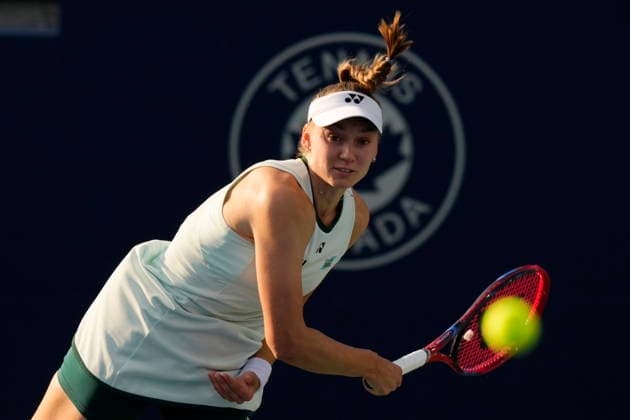 August 13, 2026, Toronto, On, CANADA: Kazakhstan s Elena Rybakina serves to Poland s Iga Swiatek during National Bank Open final tennis action in Toronto on Aug. 13, 2026. Canada News - August 13, 2026  - ZUMAc35_ 20260813_zaf_c35_157 Copyright: xChrisxYoungx