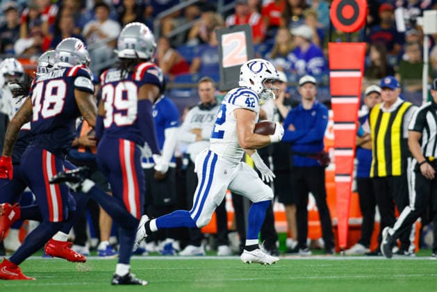 August 13, 2026; Foxborough, Massachusetts, USA; Indianapolis Colts running back Anderson Castle (42) runs down the sideline in an NFL, American Football Herren, USA preseason game against the New England Patriots at Gillette Stadium. (c) CSM - ZUMAc04_ 20260813_zma_c04_078 Copyright: xBurtxGranofskyx