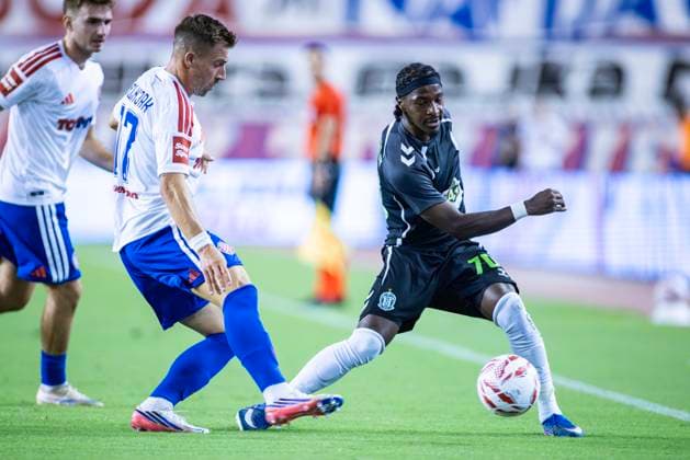 August 13, 2026, Split, Dalmatia, Croatia: Bryan Teixeira (FK Zalgiris) 70 in action with the ball during the second leg of the UEFA Europa Conference League third qualifying round match between HNK Hajduk Split (CRO) and FK Zalgiris (LTU) at Poljud Stadium. On photo Dario Melnjak (HNK HAJDUK SPLIT) 17 and Bryan Teixeira (FK Zalgiris) 70. Split Croatia - ZUMAp210 20260813_zsp_p210_019 Copyright: xMajaxPrgometx