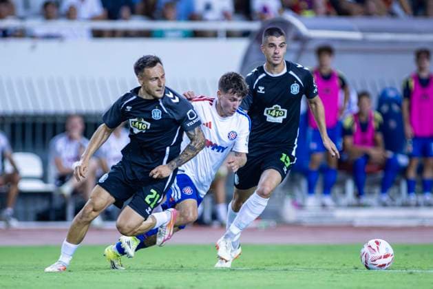 August 13, 2026, Split, Dalmatia, Croatia: Andelo Sutalo (HNK Hajduk Split) 16 in action with the ball during the second leg of the UEFA Europa Conference League third qualifying round match between HNK Hajduk Split (CRO) and FK Zalgiris (LTU) at Poljud Stadium. On photo Andelo Sutalo (HNK Hajduk Split) 16, Dominik Franke (FK Zalgiris) 21 and Petar Bosancic (FK Zalgiris) 15. Split Croatia - ZUMAp210 20260813_zsp_p210_025 Copyright: xMajaxPrgometx