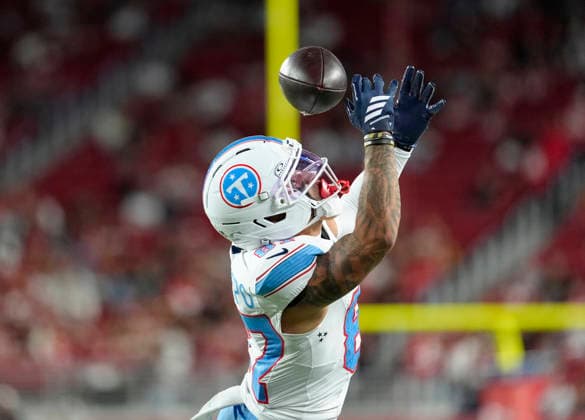 August 13, 2026, Santa Clara, California, USA: NFL, American Football Herren, USA 2026: 49ers vs Titans at Levi s Stadium. Tennessee Titans wide receiver Xavier Restrepo (87) mishandles a pass in the 4th quarter. NFL 2026: 49ers Vs Titans  - ZUMAk13_ 20260813_zap_k13_009 Copyright: xPaulxKurodax