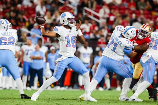 SANTA CLARA, CA - AUGUST 13: Hendon Hooker 16 of the Tennessee Titans throws the ball during a preseason NFL, American Football Herren, USA game against the San Francisco 49ers on August 13, 2026 at Levi s Stadium in Santa Clara, CA. (Photo by Matthew Huang Icon Sportswire) NFL: AUG 13 Titans at 49ers EDITORIAL USE ONLY Icon260813019