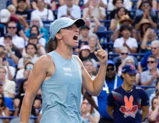 (260814) -- TORONTO, Aug. 14, 2026 -- Iga Swiatek of Poland celebrates victory after the women s singles final match between Iga Swiatek of Poland and Elena Rybakina of Kazakhstan at the 2026 National Bank Open tennis tournament in Toronto, Canada, on Aug. 13, 2026. (Photo by Xinhua) (SP)CANADA-TORONTO-TENNIS-NATIONAL BANK OPEN-WOMEN S SINGLES-FINAL ZouxZheng 