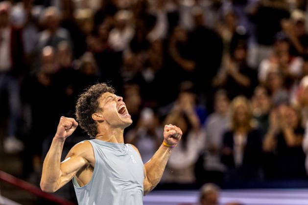 August 13, 2026, Montreal, Quebec, Canada: BEN SHELTON (5) from USA reaction after win over Brandon Nakashima (28) from USA in final at Canadian Open at IGA stadium in Montreal. Montreal Canada - ZUMAl189 20260813_zsp_l189_027 Copyright: xYannickxLegarex