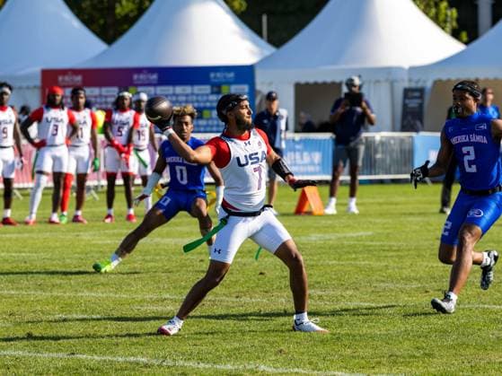 7 Darrell Housh Doucette III (QB ATH) pass the ball. 2 Antonio Hill (WR DB) Team American Samoa Men to late for catch the flag. Team American Samon Men vs Team USA Men, Flag Football , IFAF, WM, 2026, 13.08-16.08.26, Düsseldorf Flag Football Komplex Düsseldor Germany Copyright: xPFA ChristopherxMettkenx