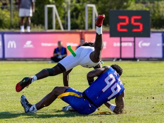 Sport Bilder des Tages 99 Bralon Brown (WR DB) Team American Samoa Men Catch the ball for a first down. Team American Samon Men vs Team USA Men, Flag Football , IFAF, WM, 2026, 13.08-16.08.26, Düsseldorf Flag Football Komplex Düsseldor Germany Copyright: xPFA ChristopherxMettkenx