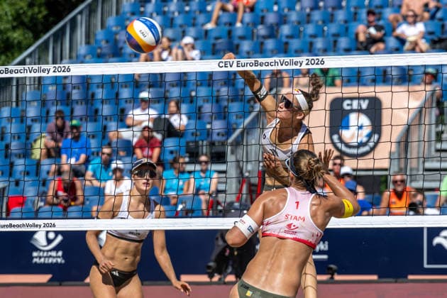STARE JABLONKI, POLEN - AUGUST 14: Cinja Tillmann (Player 2, GER), Svenja Müller (Player 1, GER) during the European Championships Beach volleyball, Beachvolleyball at Stare Jablonki on August 14, 2026 in Stare Jablonki, Polen. Polen Copyright: xPeterxWeberx