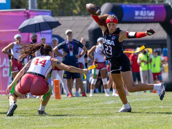44 Cristina Gomez PÃ rez (DB) Team Spain Women catcht the flag from 23 Isabella Geraci (WR S) Team USA Women Team USA Women vs Team Spain Women, Flag Football , IFAF, WM, 2026, 13.08-16.08.26, Düsseldorf Flag Football Komplex Düsseldor Germany Copyright: xPFA ChristopherxMettkenx