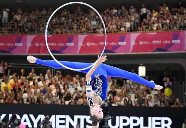 14.08.2026, xhbx, Rhythmische Sportgymnastik Weltmeisterschaft 2026, v.l. Taisilia Onofriichuk (Ukraine) Reifen (DFL DFB REGULATIONS PROHIBIT ANY USE OF PHOTOGRAPHS as IMAGE SEQUENCES and or QUASI-VIDEO) Frankfurt am Main *** August 14, 2026, xhbx, 2026 Rhythmic Gymnastics World Championships, from left: Taisilia Onofriichuk (Ukraine), hoop; DFL, DFB. REGULATIONS PROHIBIT ANY USE OF PHOTOGRAPHS AS IMAGE SEQUENCES AND OR QUASI-VIDEO. Frankfurt am Main