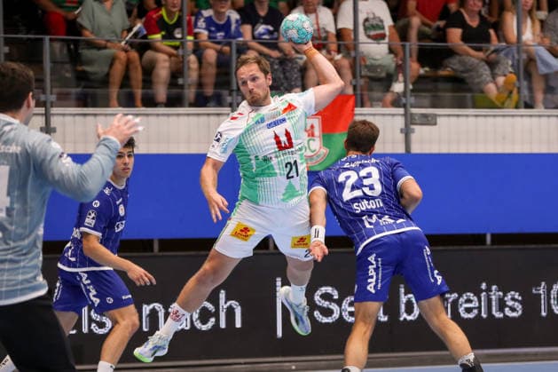 14.08.2026, xgox, Handball - Wartburg Cup TBV Lemgo-Lippe - SC Magdeburg emspor, v.l. Albin Lagergren (Magdeburg, 21) wirft Tor, Torschuetze, erzielt Tor, Treffer, scores the goal Eisenach *** August 14, 2026, xgox, Handball Wartburg Cup: TBV Lemgo vs. Lippe SC Magdeburg, emspor; from left: Albin Lagergren (Magdeburg), 21 shots on goal, goal scorers, scores a goal, goal, scores the goal in Eisenach