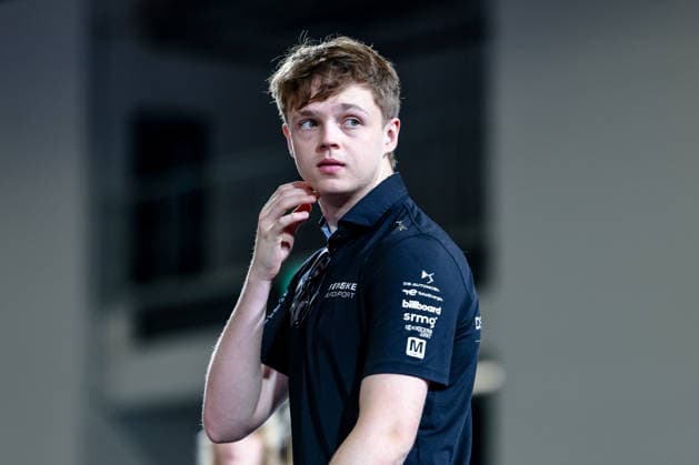 Taylor Barnard (DS Penske, 77) beim Track Walk, ABB FIA Formula E World Championship, WM, Weltmeisterschaft London e-Prix 2026, Vereinigtes Koenigreich, Saison 12 2025 26, Runde 16, 14.07.2026, ABB FIA Formula E World Championship, London e-Prix 2026, Vereinigtes Koenigreich, Saison 12 2025 26, Runde 16, 14.07.2026 London *** Taylor Barnard of DS Penske, 77, during the track walk, ABB FIA Formula E World Championship, London e-Prix 2026, United Kingdom, Season 12 (2025–26), Round 16, July 14, 2026, ABB FIA Formula E World Championship, London ePrix 2026, United Kingdom, Season 12 (2025–26), Round 16, July 14, 2026, London Copyright: xEibner-Pressefoto LauraxRoemerx EP_LRR