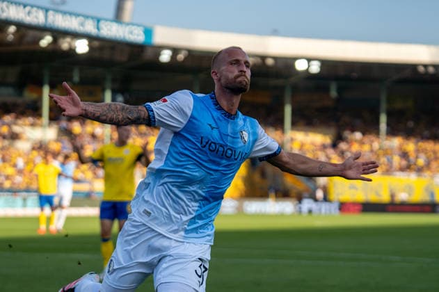 Deutschland: Fussball 2. Bundesliga, 2. Spieltag 2026 2027, Eintracht Braunschweig - VfL Bochum am 14.08.2026 in Braunschweig (Eintracht-Stadion): Tor zum 0:1 Philipp Hofmann (VfL Bochum, 33) Torschuss Jubel, Freude, Torjubel, Emotionen *** German Soccer 2. Bundesliga, Matchday 2, 2026–2027, Eintracht Braunschweig vs. VfL Bochum on August 14, 2026, at Eintracht Stadium in Braunschweig; goal to make it 0–1 by Philipp Hofmann of VfL Bochum, 33 shots on goal; celebration, joy, goal celebration, emotions Copyright: xSvenxHeidmannx