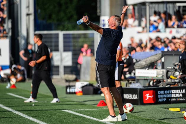 Fußball I Herren I Saison 2026-2027 I 2. Bundesliga I 2. Spieltag I Holstein Kiel - FC St. Pauli I 14.08.2026 Tim Walter (Trainer, Holstein Kiel) Kiel Holstein-Stadion Schleswig-Holstein Deutschland *** Soccer I Men s Team I 2026–2027 Season I 2. Bundesliga I Matchday 2 I Holstein Kiel vs. FC St. Pauli I August 14, 2026 Tim Walter, Coach, Holstein Kiel, Kiel Holstein Stadium, Schleswig-Holstein, Germany Copyright: xLobecax xHenningxRohlfsx