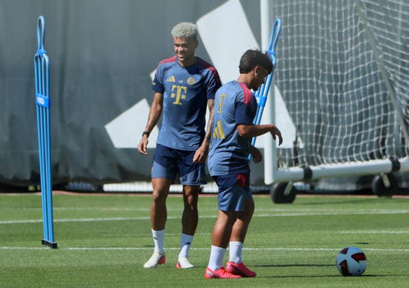 14.08.2026, FC Bayern Training, Saebenerstrasse Muenchen, Fussball, Muenchen, im Bild: Luis Diaz (FC Bayern Muenchen) und Maycon Cardozo (FC Bayern Muenchen) *** August 14, 2026, FC Bayern Training, Saebenerstrasse, Munich, Soccer, Sports, Munich, Pictured: Luis Diaz of FC Bayern Munich and Maycon Cardozo of FC Bayern Munich