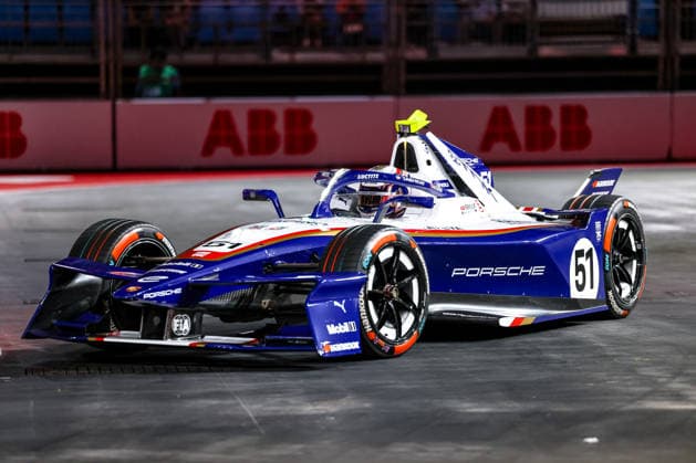 Nico Mueller (Porsche Formula E Team, 51) erstes freies Training Free Practice 1, ABB FIA Formula E World Championship, WM, Weltmeisterschaft London e-Prix 2026, Vereinigtes Koenigreich, Saison 12 2025 26, Runde 16, 14.07.2026, ABB FIA Formula E World Championship, London e-Prix 2026, Vereinigtes Koenigreich, Saison 12 2025 26, Runde 16, 14.07.2026 London *** Nico Mueller, Porsche Formula E Team, 51st in Free Practice 1, ABB FIA Formula E World Championship, 2026 London e-Prix, United Kingdom, Season 12 (2025–26), Round 16, July 14, 2026, ABB FIA Formula E World Championship, 2026 London ePrix, United Kingdom, Season 12 (2025–26), Round 16, July 14, 2026, London Copyright: xEibner-Pressefoto LauraxRoemerx EP_LRR