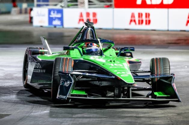 Sebastien Buemi (Envision Racing, 16) erstes freies Training Free Practice 1, ABB FIA Formula E World Championship, WM, Weltmeisterschaft London e-Prix 2026, Vereinigtes Koenigreich, Saison 12 2025 26, Runde 16, 14.07.2026, ABB FIA Formula E World Championship, London e-Prix 2026, Vereinigtes Koenigreich, Saison 12 2025 26, Runde 16, 14.07.2026 London *** Sebastien Buemi, Envision Racing, 16th in Free Practice 1, ABB FIA Formula E World Championship, 2026 London e-Prix, United Kingdom, Season 12 (2025–26), Round 16, July 14, 2026, ABB FIA Formula E World Championship, 2026 London ePrix, United Kingdom, Season 12 (2025–26), Round 16, July 14, 2026, London Copyright: xEibner-Pressefoto LauraxRoemerx EP_LRR