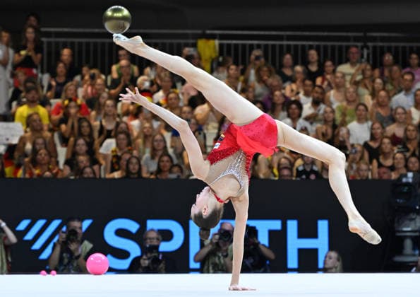 14.08.2026, xhbx, Rhythmische Sportgymnastik Weltmeisterschaft 2026, v.l. Darja Varfolomeev (Deutschland) Ball (DFL DFB REGULATIONS PROHIBIT ANY USE OF PHOTOGRAPHS as IMAGE SEQUENCES and or QUASI-VIDEO) Frankfurt am Main *** August 14, 2026, xhbx, 2026 Rhythmic Gymnastics World Championships, from left: Darja Varfolomeev, Germany, Ball, DFL, DFB. REGULATIONS PROHIBIT ANY USE OF PHOTOGRAPHS AS IMAGE SEQUENCES AND OR QUASI-VIDEO. Frankfurt am Main