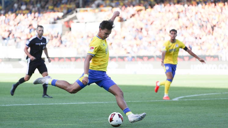 Braunschweig vs Bochum, 2. BL Braunschweig, 14.08.2026, Fußball, Herren, 2. BL, Saison 2026 2027, Eintracht Braunschweig vs. VfL Bochum: Max Marie (Eintracht Braunschweig) (DFL DFB REGULATIONS PROHIBIT ANY USE OF PHOTOGRAPHS as IMAGE SEQUENCES and or QUASI-VIDEO) Stadion an der Hamburger Straße Niedersachsen Deutschland *** Braunschweig vs. Bochum, 2nd Bundesliga Braunschweig, August 14, 2026, Soccer, Men s, 2nd Bundesliga, 2026–2027 Season, Eintracht Braunschweig vs. VfL Bochum Max Marie Eintracht Braunschweig DFL DFB REGULATIONS PROHIBIT ANY USE OF PHOTOGRAPHS AS IMAGE SEQUENCES AND OR QUASI-VIDEO Stadion an der Hamburger Straße Lower Saxony Germany