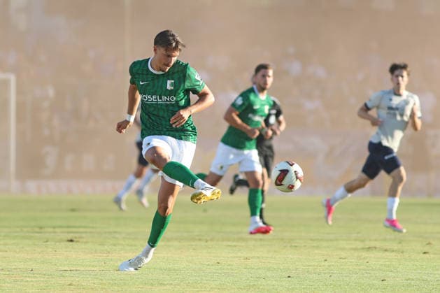 Fußball Regionalliga Nordost: BSG Chemie Leipzig - FC Carl Zeiss Jena; 14.08.2026 Lorenz Hollenbach (3, Chemie Leipzig). Fußball, Regionalliga Nordost, Saison 2026 2027, 5. Spieltag: BSG Chemie Leipzig vs. FC Carl Zeiss Jena am 14.08.2026 im Alfred-Kunze-Sportpark, Leipzig Leutzsch. *** Soccer, Northeast Regional League: BSG Chemie Leipzig vs. FC Carl Zeiss Jena, August 14, 2026; Lorenz Hollenbach 3; Chemie Leipzig Soccer, Northeast Regional League, 2026–2027 Season, Matchday 5: BSG Chemie Leipzig vs. FC Carl Zeiss Jena on August 14, 2026, at Alfred Kunze Sportpark, Leipzig Leutzsch Copyright: xBEAUTIFULxSPORTS JanxKaeferx