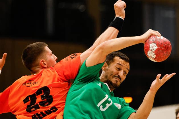 HANDBALL - Graz vs Algeria, test match GRAZ,AUSTRIA,14.AUG.26 - HANDBALL - HSG Graz vs Algeria, test match. Image shows Nemanja Belos (Graz) and Lakikza Chems Eddine (Algeria).  GEPAxpictures xJamesxDoak