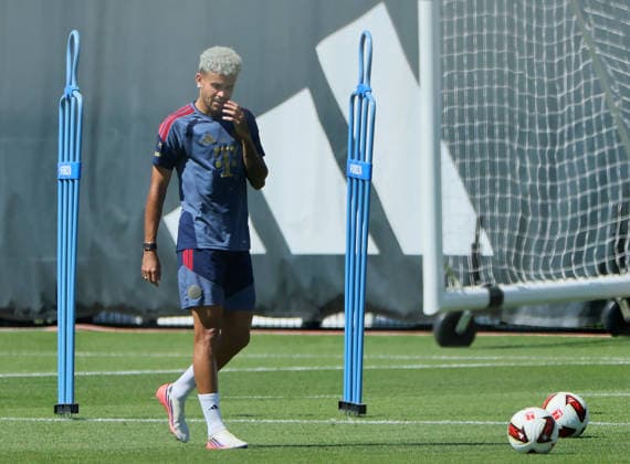 14.08.2026, FC Bayern Training, Saebenerstrasse Muenchen, Fussball, Muenchen, im Bild: Luis Diaz (FC Bayern Muenchen) *** August 14, 2026, FC Bayern Training, Saebenerstrasse, Munich, Soccer, Sports, Munich, Pictured: Luis Diaz, FC Bayern Munich