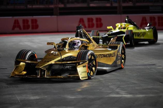 London, United Kingdom. 14 August 2026. Driver 77 Taylor Barnard (Great Britain) (DS Penske) in action chased by another car during the Free Practice 1 Session at the ABB FIA Formula E 2026 Hankuk London E-Prix at ExCeL London. London United Kingdom Copyright: xDavidxSarmientox xVWPicsx DSG-1193