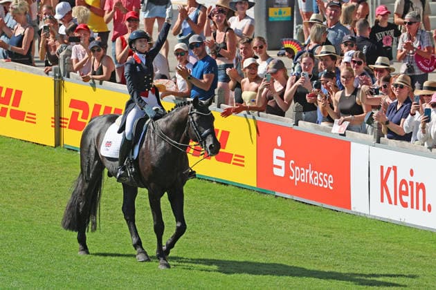 1. Platz, Siegerin Charlotte Fry (GBR, Grossbritanien, Great Britain, Vereinigtes Königreich) mit Pferd Glamourdale, Jubel, Emotion, Freude, Dressur, FEI Dressage World Championship, WM, Weltmeisterschaft MEGGLE-Preis, Grand Prix Special, Einzelwertung , AACHEN - FEI World Championships 2026, Weltfest des Pferdesports, Reitsport Weltmeisterschaft 2026, Aachen 2026, Welcome Home 2026, Aachener Soers, 11. bis 23. August 2026, Reitsport, 14.08.2026, Aachen Aachener Soers Deutschland *** 1st place, winner Charlotte Fry GBR, Great Britain, United Kingdom, riding Glamourdale, Celebration, Emotion, Joy, Dressage, FEI Dressage World Championship MEGGLE Prize, Grand Prix Special, Individual Competition, AACHEN FEI World Championships 2026, World Festival of Equestrian Sports, 2026 Equestrian World Championships, Aachen 2026, Welcome Home 2026, Aachen Soers, August 11–23, 2026, Equestrian Sports, August 14, 2026, Aachen Soers, Germany