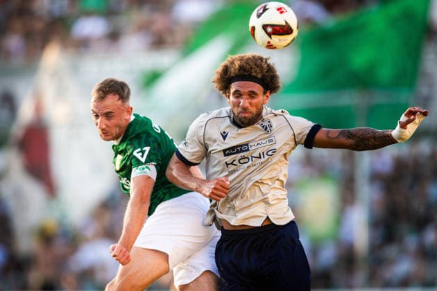 Leipzig , 140826 , Fussball Regionalliga Nordost Chemie Leipzig - FC Carl Zeiss Jena im Bild: Philipp Wendt (Chemie) gegen Kevin Lankford (Jena) *** Leipzig, 08 26 1408, Soccer, Northeast Regional League: Chemie Leipzig vs. FC Carl Zeiss Jena; Pictured: Philipp Wendt (Chemie) vs. Kevin Lankford (Jena)