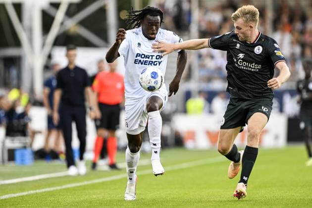 VELSEN - Jelani Seedorf of Telstar, Nick Verschuren of Sparta Rotterdam (lr) during the Dutch Eredivisie match between Telstar and Sparta Rotterdam at the BUKO Stadium on August 14, 2026 in Velsen, the Netherlands. OLAF KRAAK ANP Eredivisie 2026-2027 xVIxANPxSportx xxANPxIVx 565473771 originalFilename: 565473771.jpg