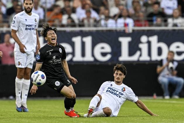 VELSEN - Shunsuke Mito of Sparta Rotterdam, Nils Rossen of Telstar (lr) during the Dutch Eredivisie match between Telstar and Sparta Rotterdam at the BUKO Stadium on August 14, 2026 in Velsen, the Netherlands. OLAF KRAAK ANP Eredivisie 2026-2027 xVIxANPxSportx xxANPxIVx 565473924 originalFilename: 565473924.jpg
